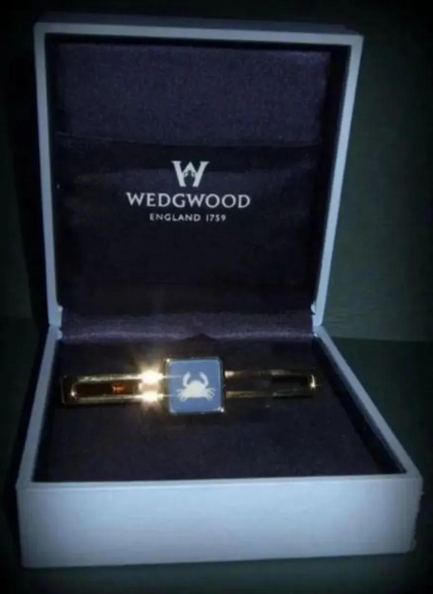 Vintage Authentic Wedgewood Gold Trimmed Tie Pin's - Image 2