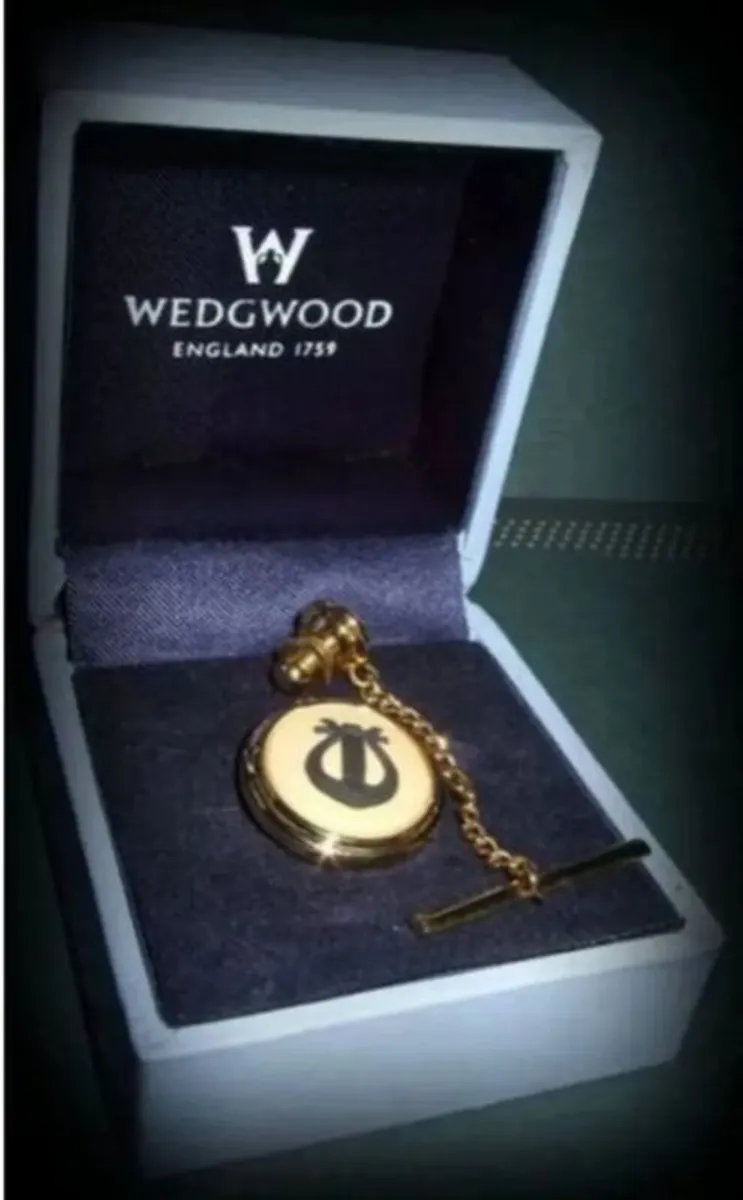 Vintage Authentic Wedgewood Gold Trimmed Tie Pin's - Image 3