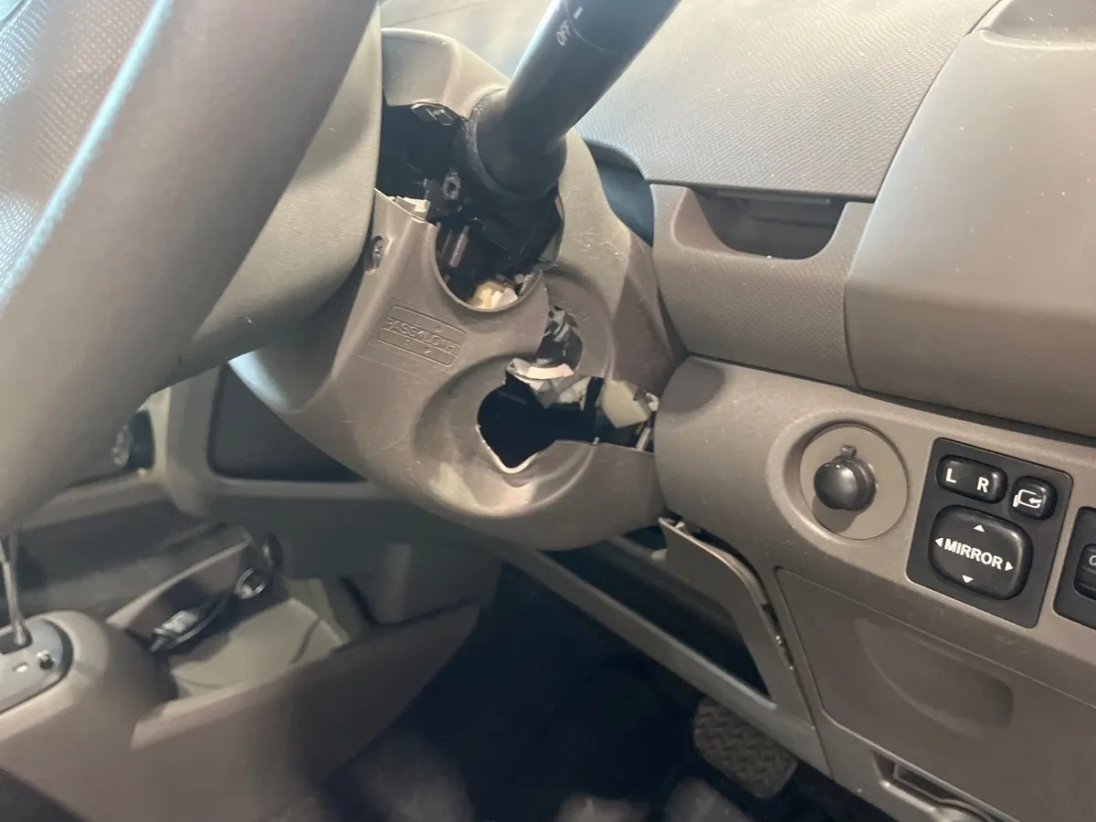 Toyota vitz automatic low mileage - Image 2