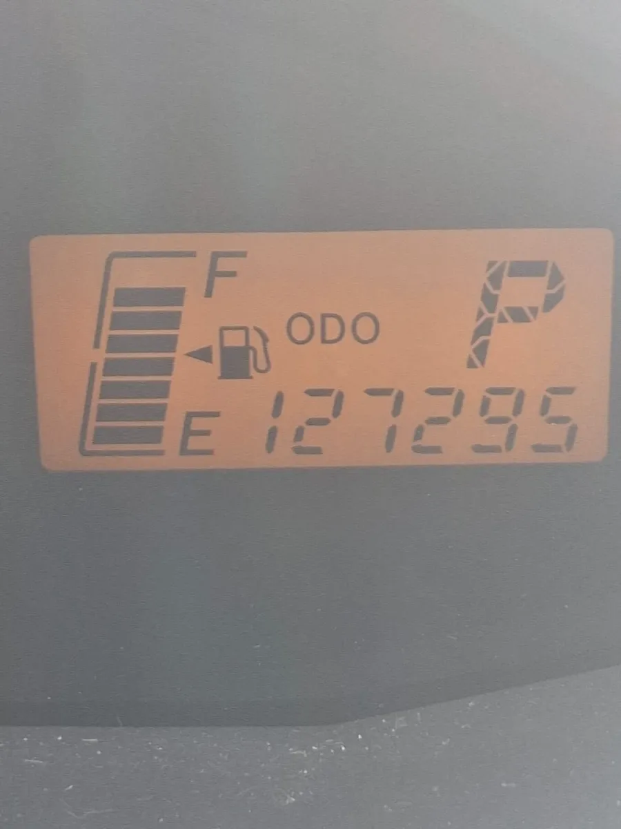 Toyota vitz automatic low mileage - Image 3