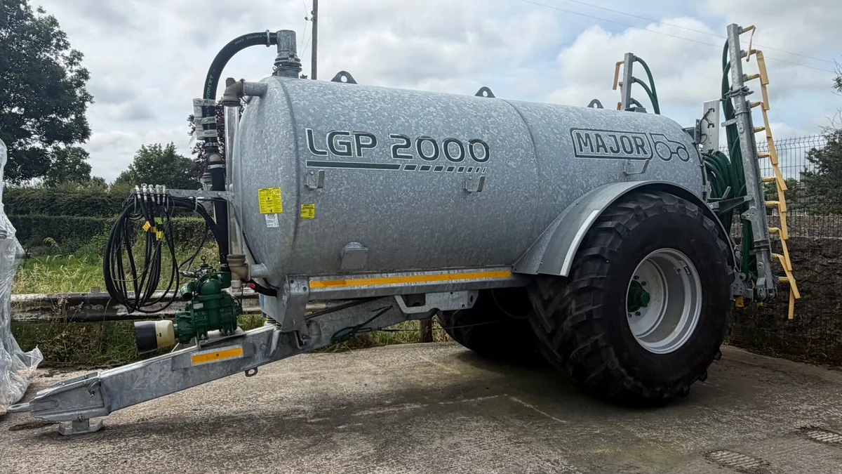 Major 2000 gallon slurry tanker - Image 3
