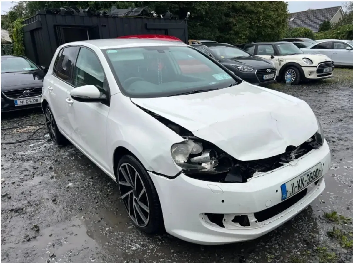 2011 Vw Golf 1.6 Tdi only 220 kms - Image 2