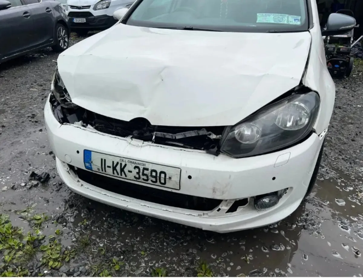 2011 Vw Golf 1.6 Tdi only 220 kms - Image 4