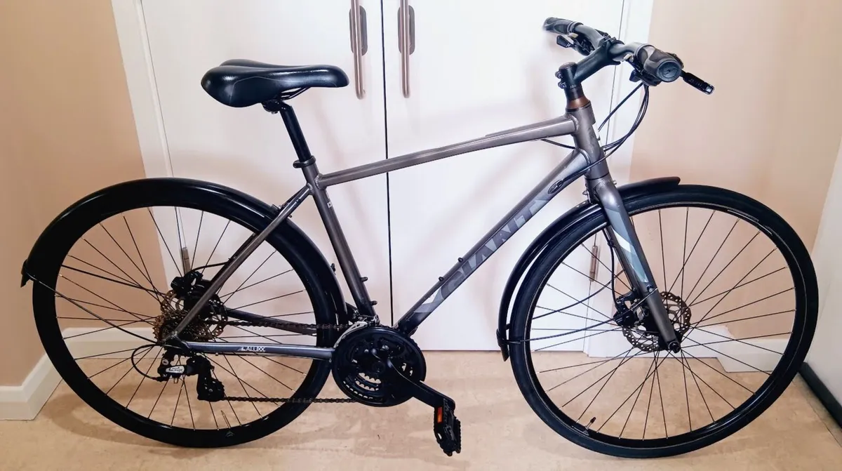 giant escape city disc bike in perfect condition - Image 1