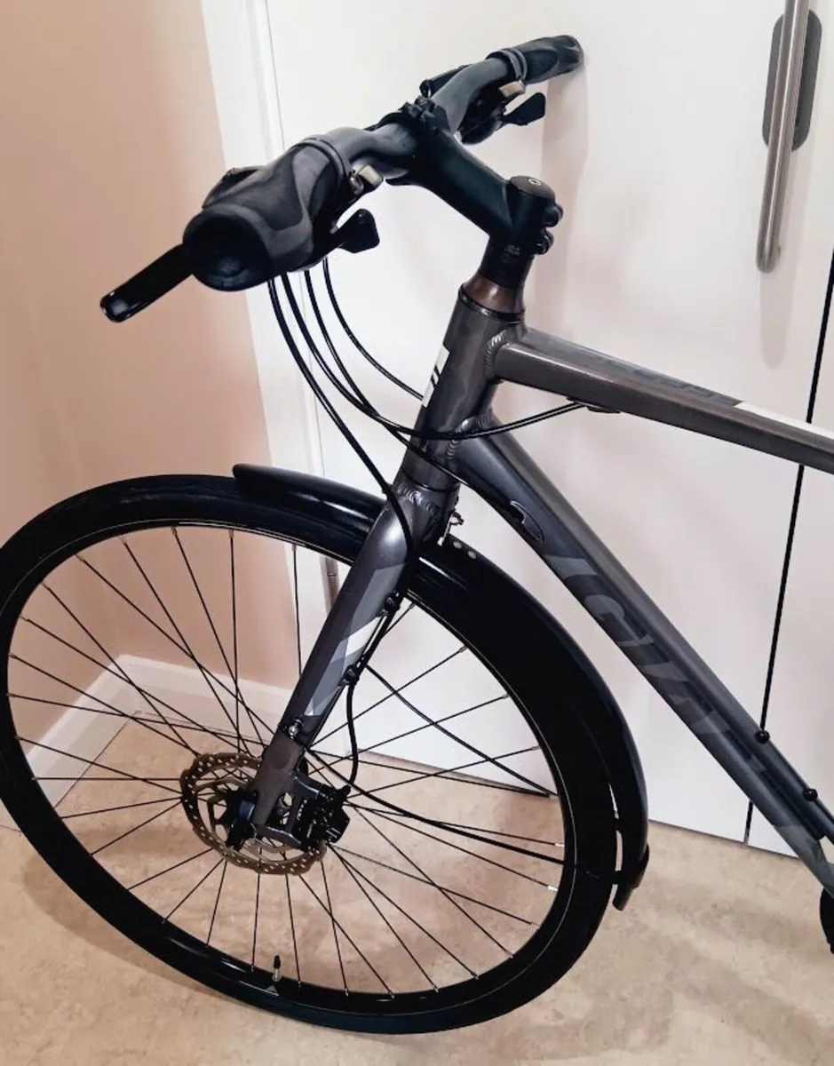 giant escape city disc bike in perfect condition - Image 3