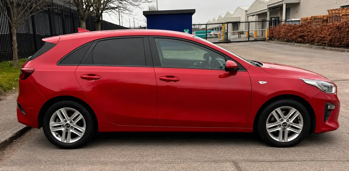 2021 Kia Ceed Commercial - Image 3