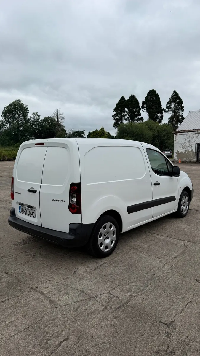 182 Peugeot partner - Image 4