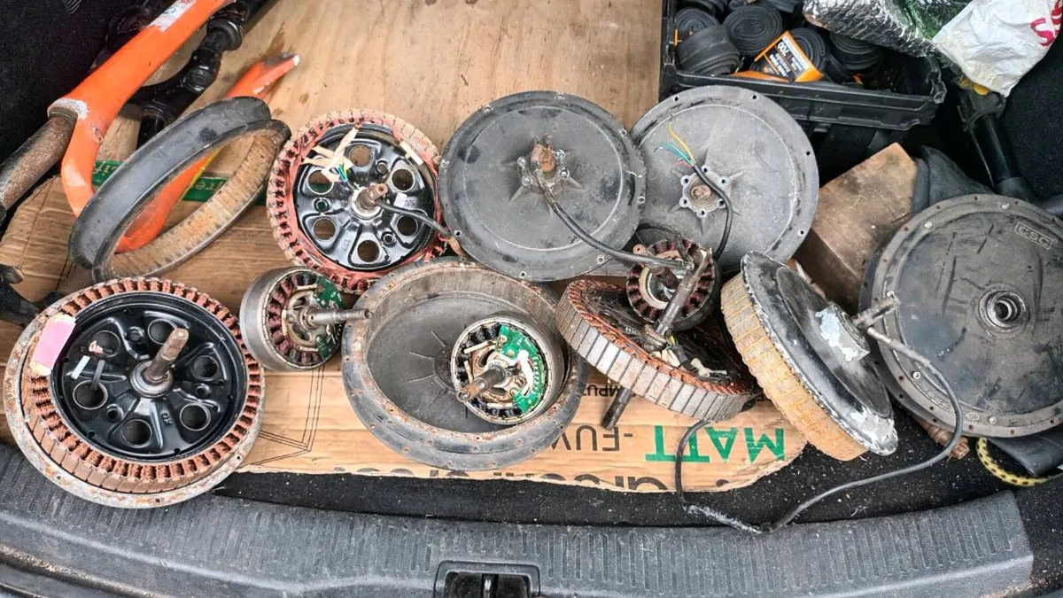 €0 Scrap. motors, bike wheels. - Image 1
