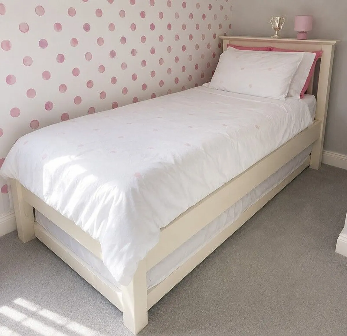 Cream Wooden Single Bed with Pull-Out Trundle Bed - Image 1