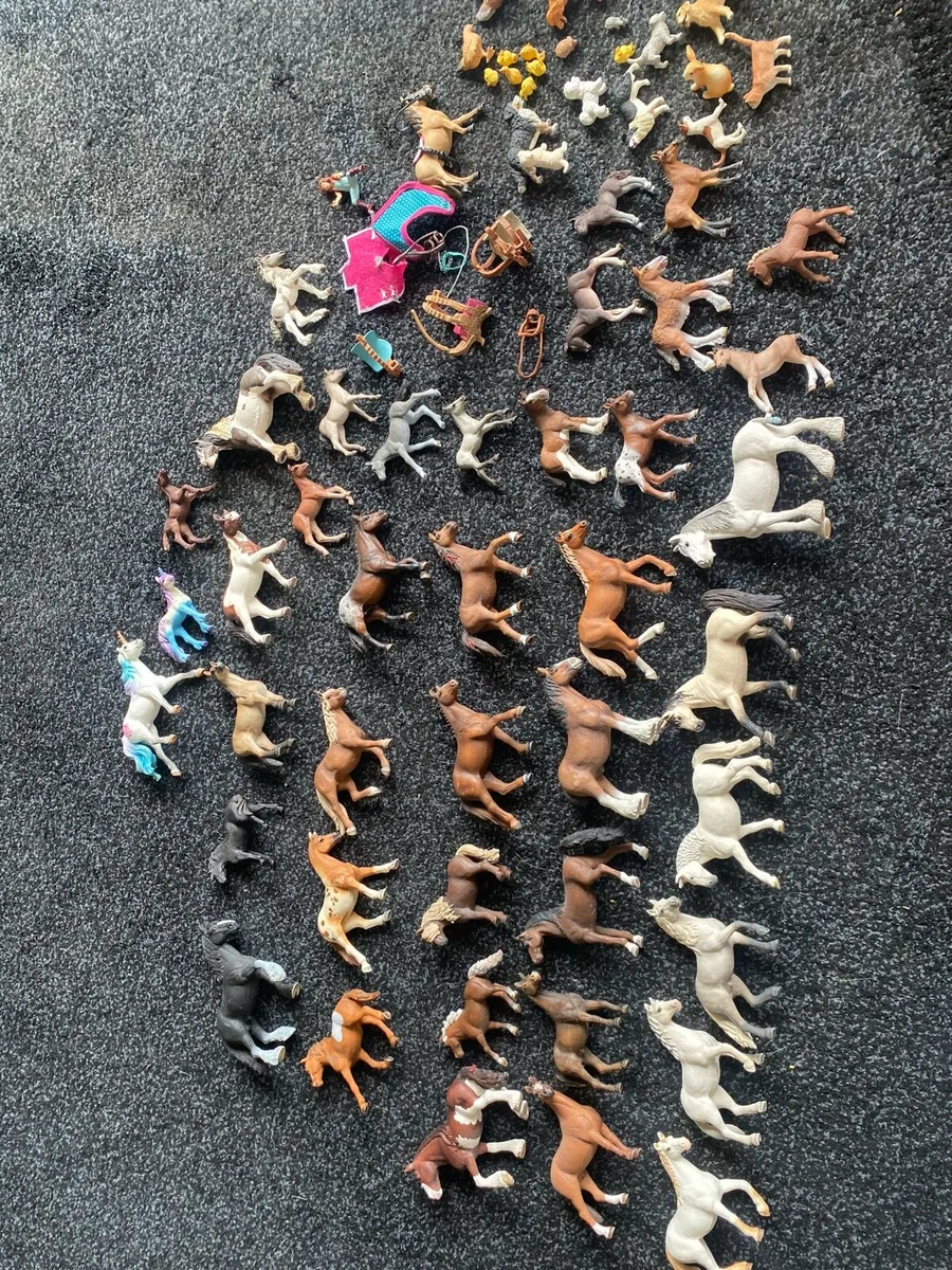 Bundle of schleich horses( can sell separately - Image 1