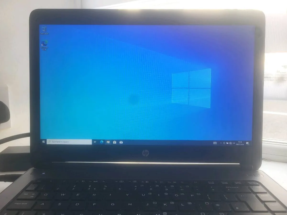 Laptop - Image 2