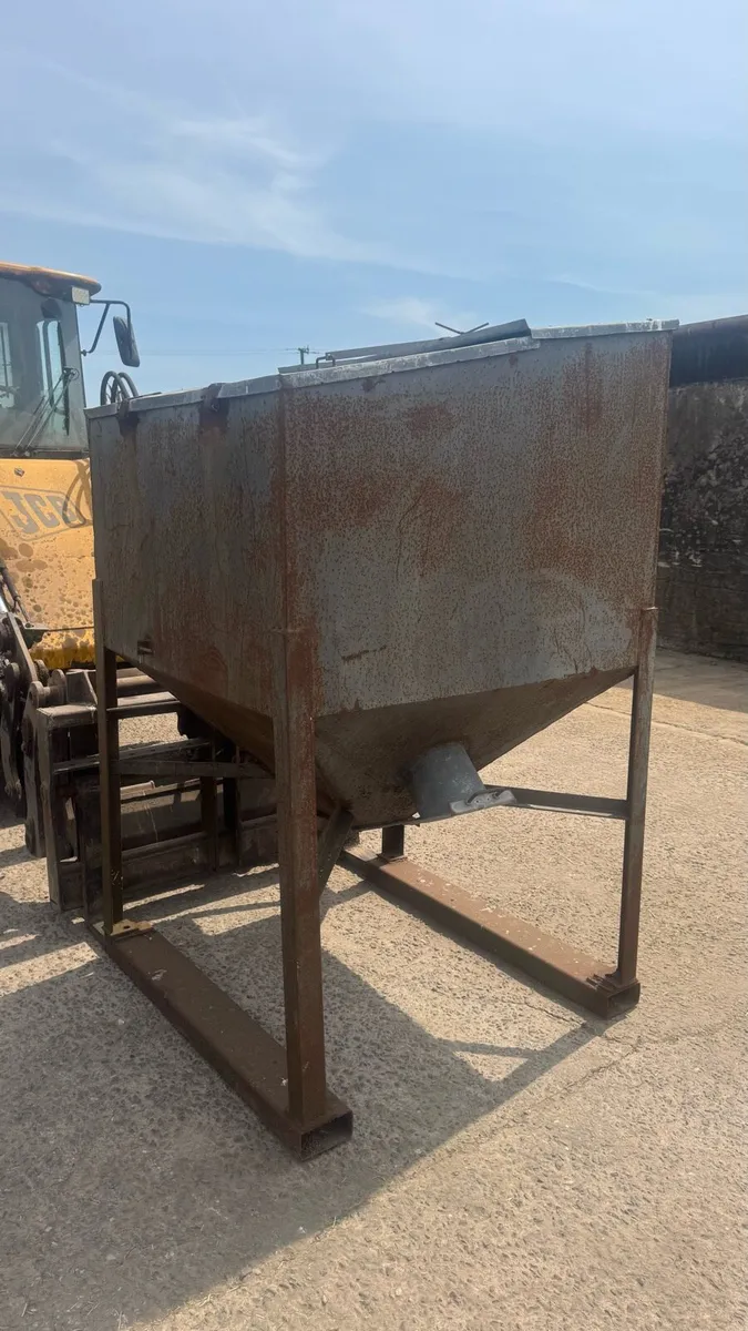 Meal bin - Image 1