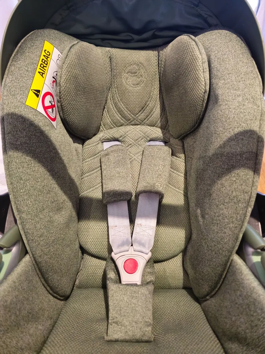 Baby car seat and  360 swivel base - Image 4