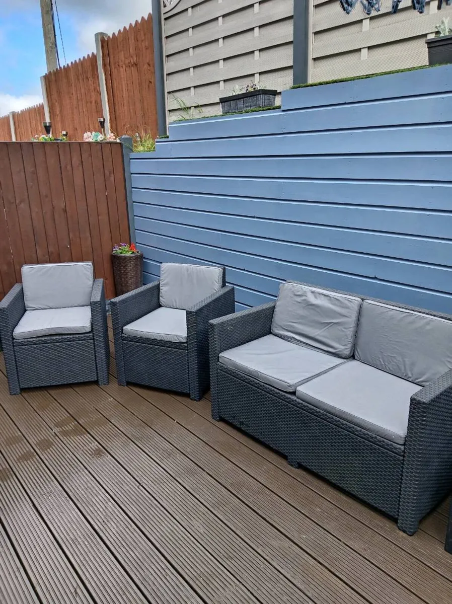 Garden furniture - Image 1