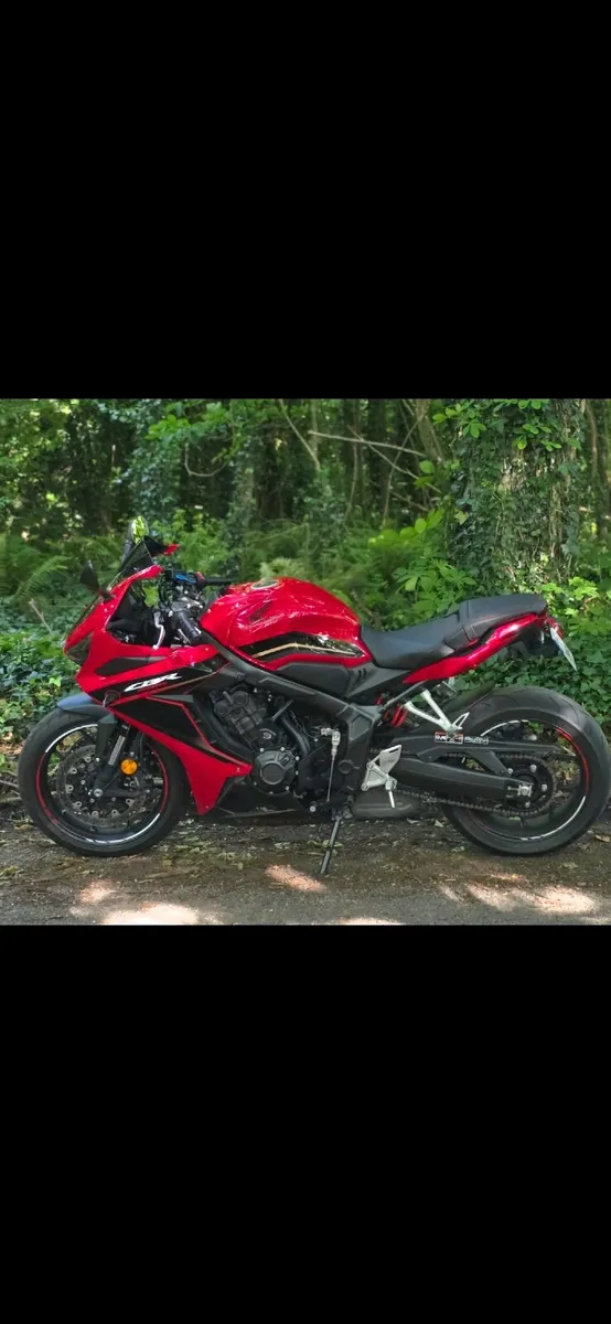 Honda CBR 650R 2023 low mileage - Image 3