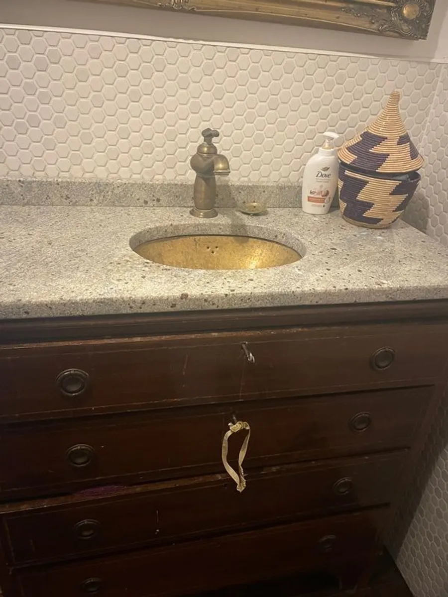 Bathroom sink, tap, drawers and mirror. - Image 2