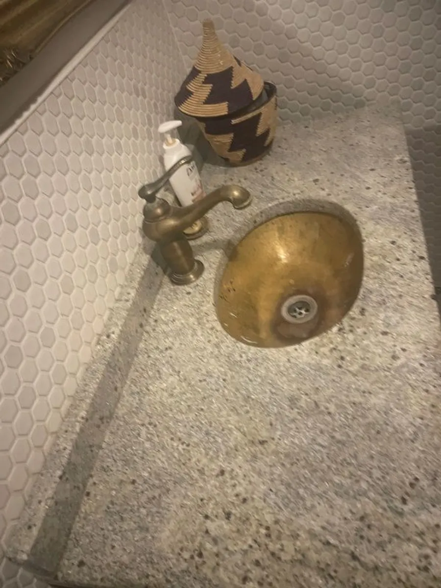 Bathroom sink, tap, drawers and mirror. - Image 4