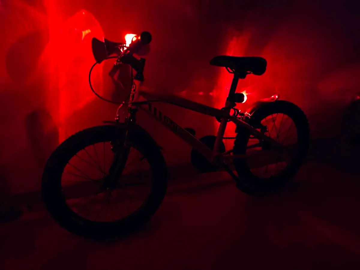 Apollo Outrage Boys Bike 16 Inch Almost New 🔥 - Image 2