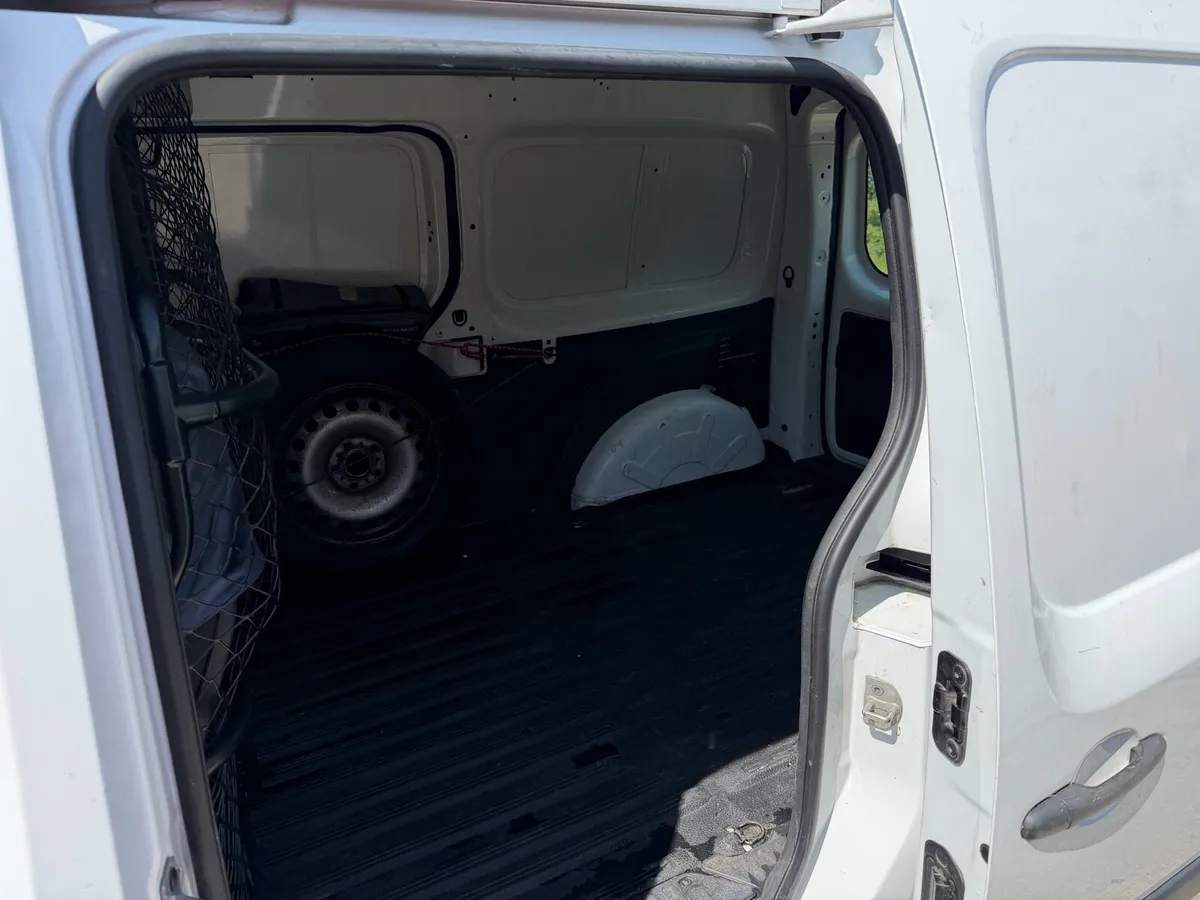 Renault Kangoo 2019 1.5 diesel manual Fresh cvrt - Image 4