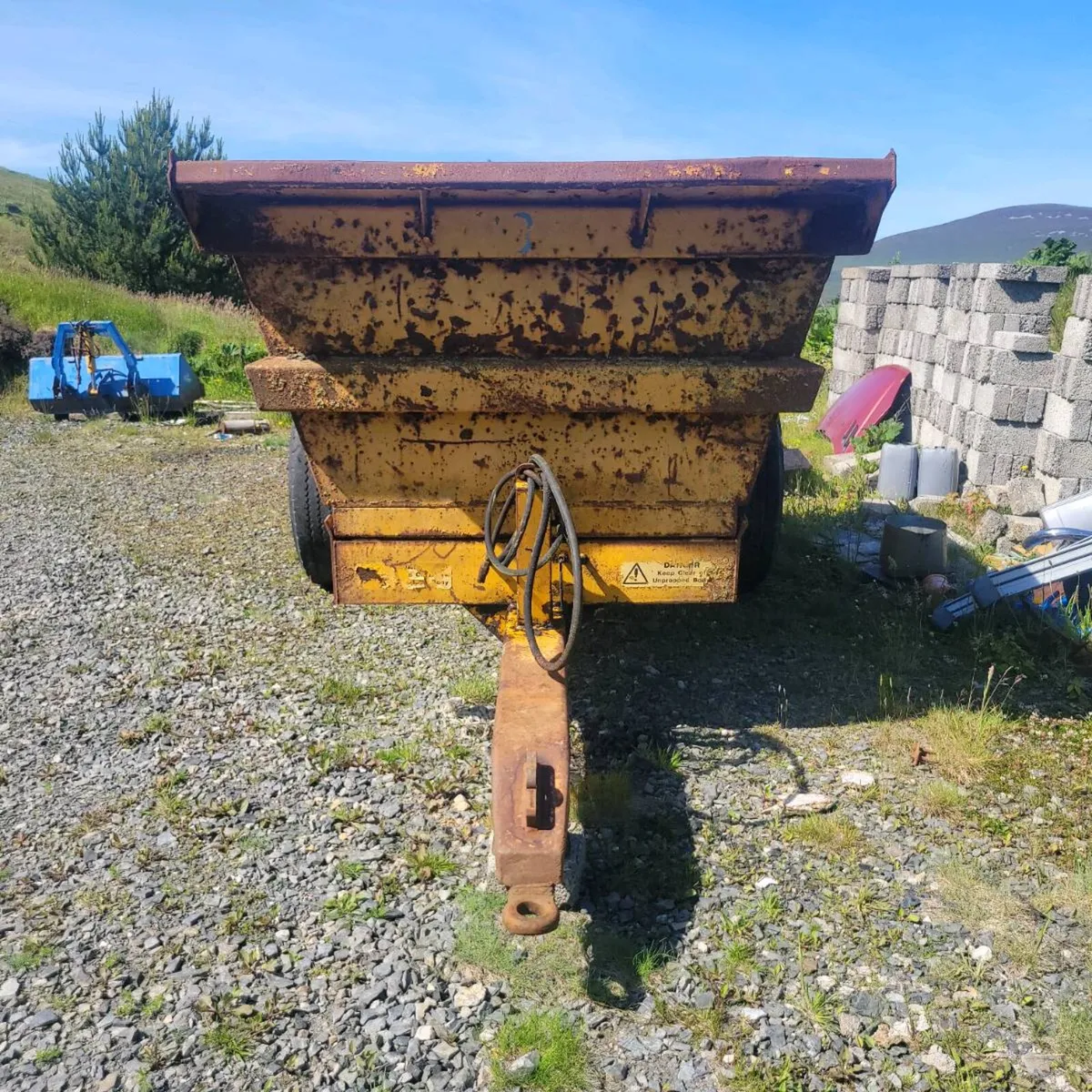 Dump trailer - Image 1