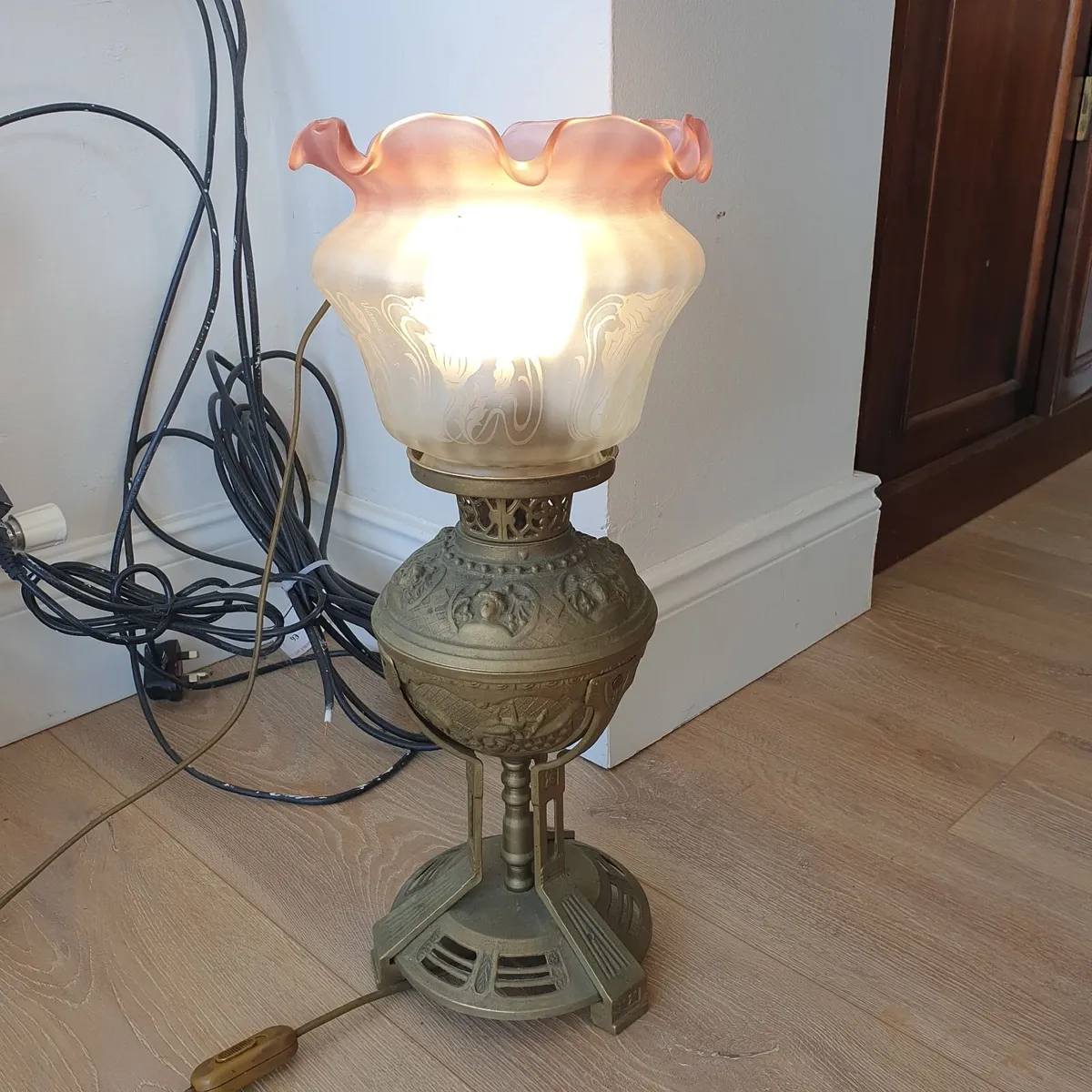 Vintage brass oil lamp converted working - Image 1