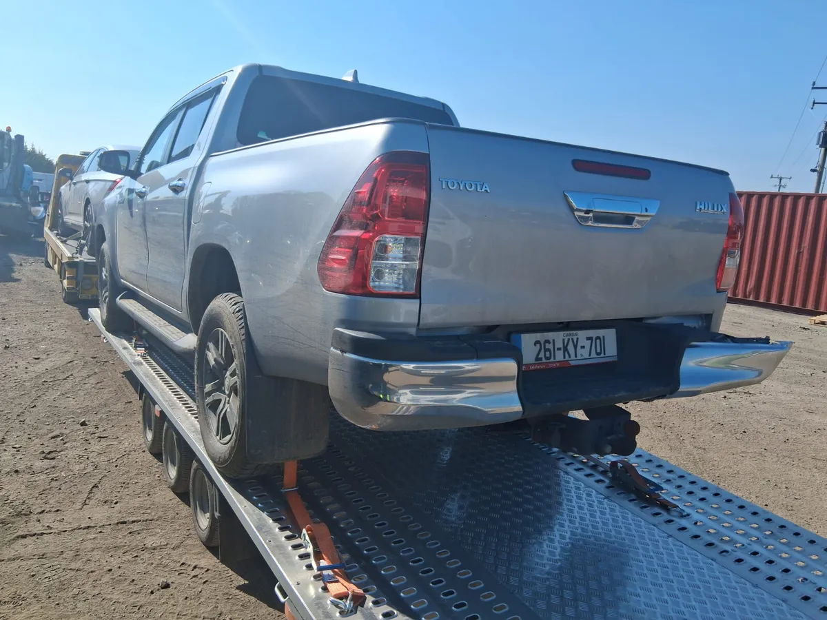 Clearance Sale over 100 damage repairables - Image 3