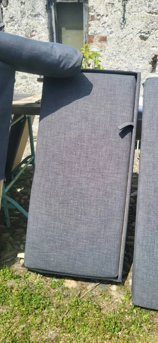 Sofabed, with storage - Image 4