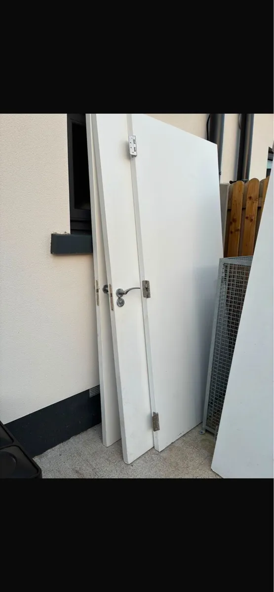 Internal doors - Image 1