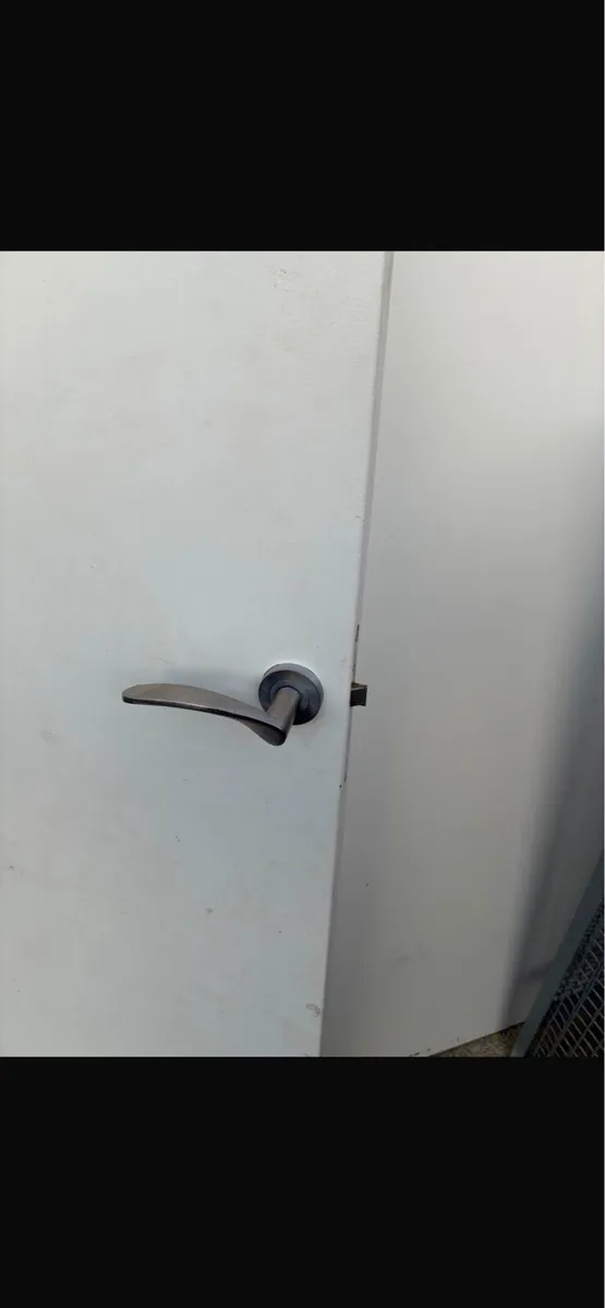 Internal doors - Image 2
