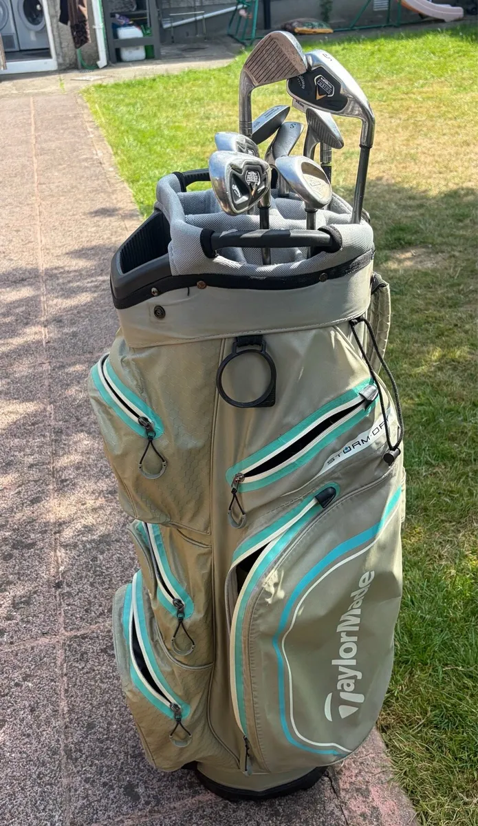Golf clubs and bag - Image 2