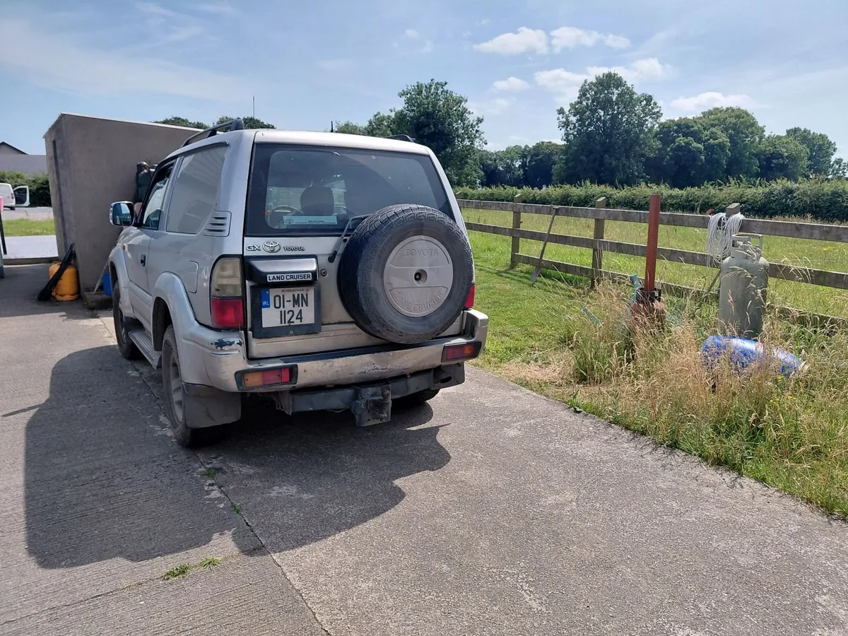 Toyota Land Cruiser 2001 - Image 2