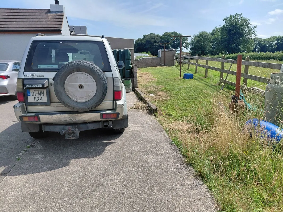 Toyota Land Cruiser 2001 - Image 3