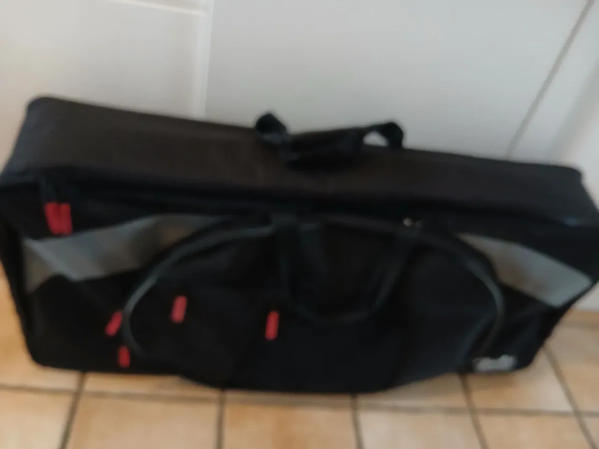 Electronic keyboard, stand & carry bag. - Image 3