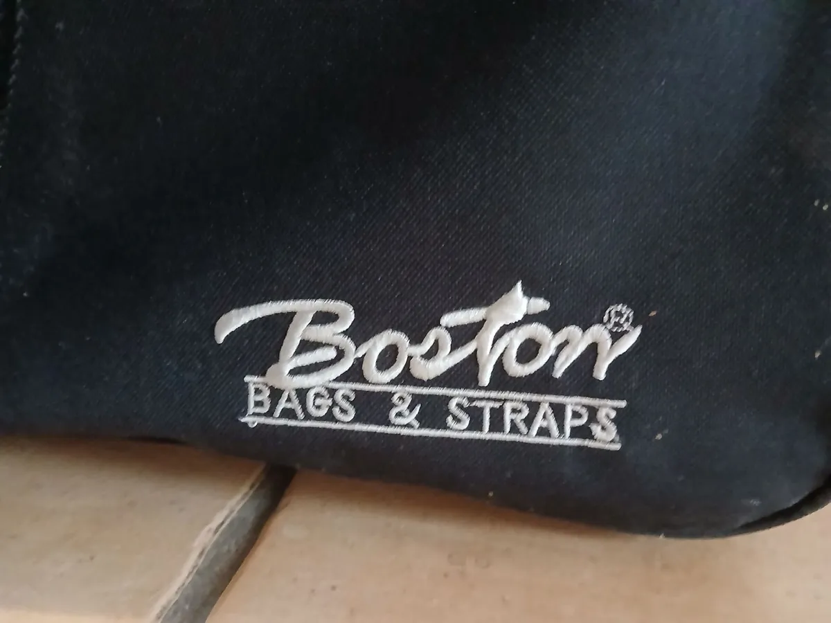 Electronic keyboard, stand & carry bag. - Image 4