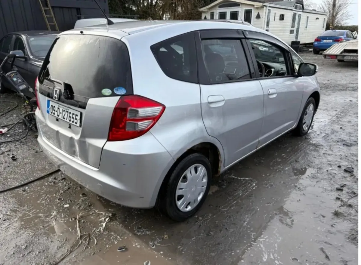2009 Honda Fit Automatic nct 12-25 driving - Image 3