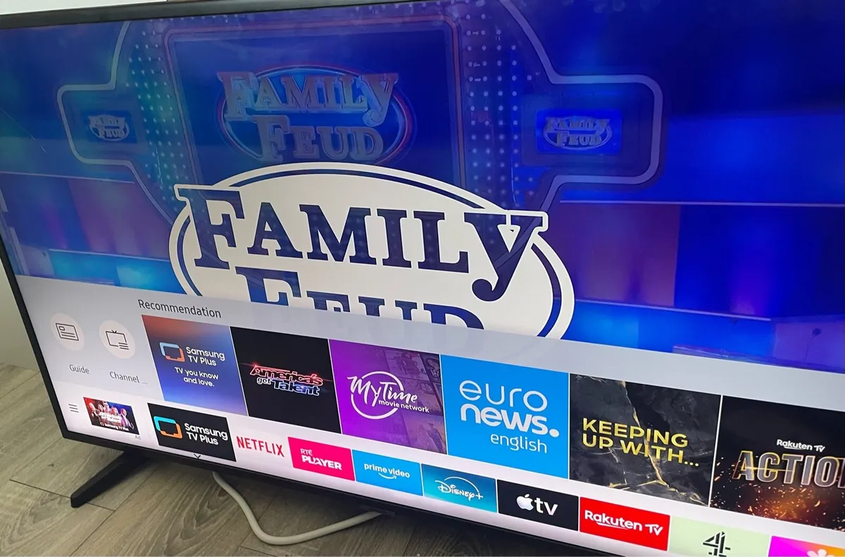 43” SAMSUNG 4K SMART TV (READ ADD) - Image 1