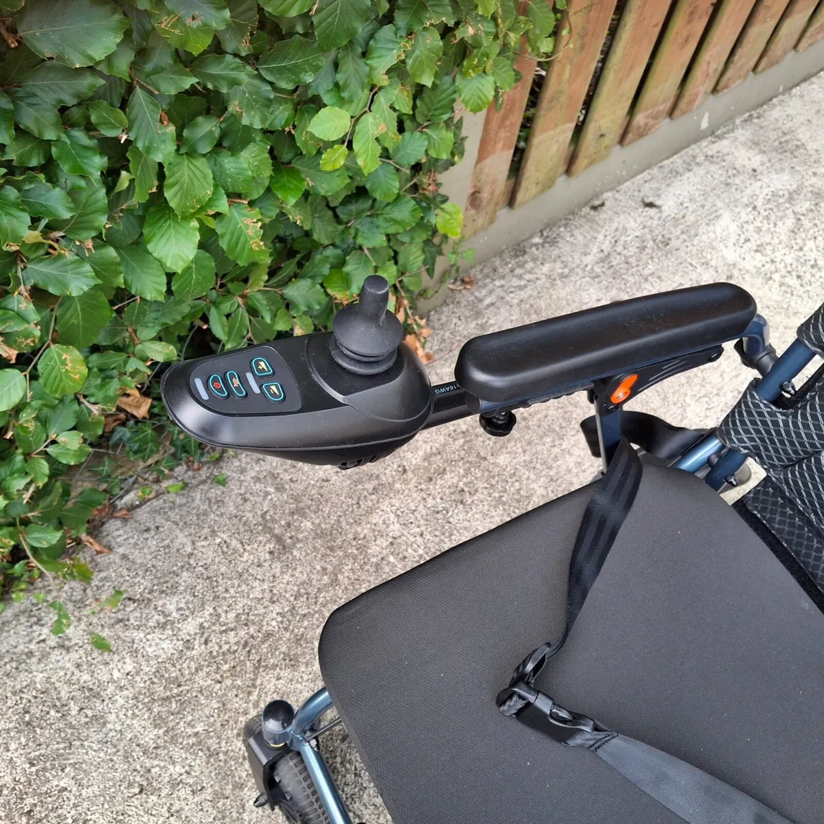 ELECTRIC WHEELCHAIR - Image 4