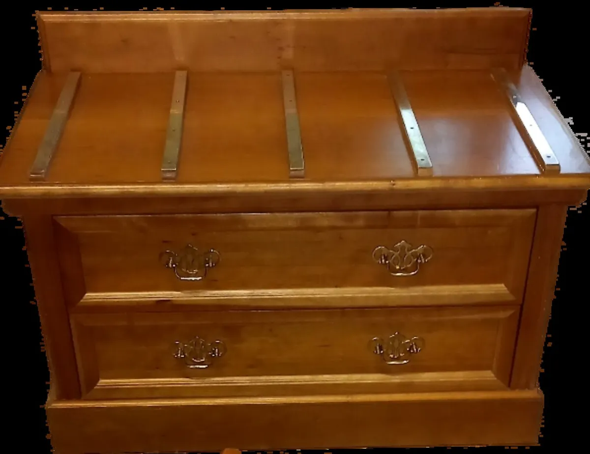 Chest of drawers - Image 1