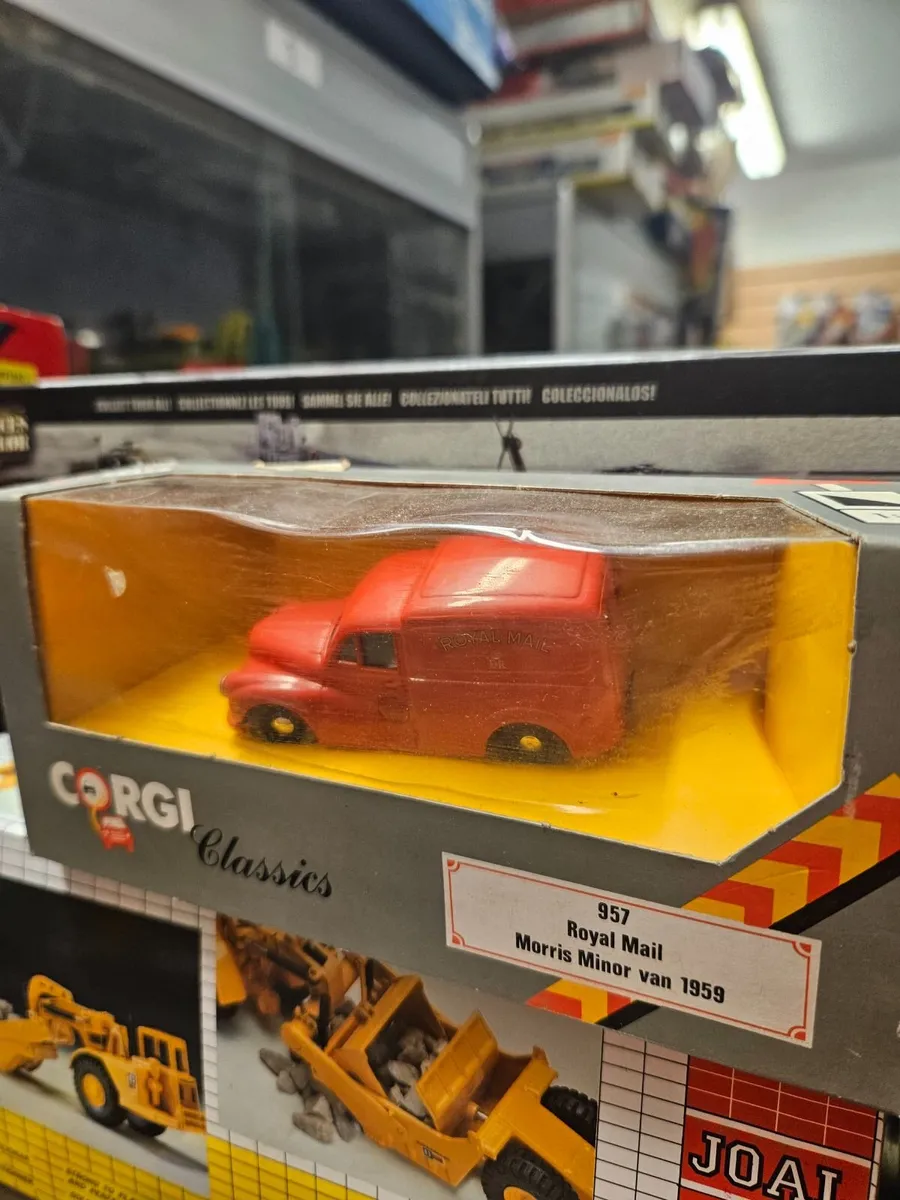 Corgi Morris Minor Royal Mail - Image 1