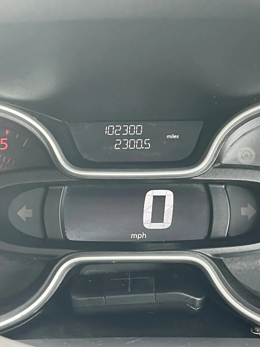 Renault Trafic 2021 - Image 2