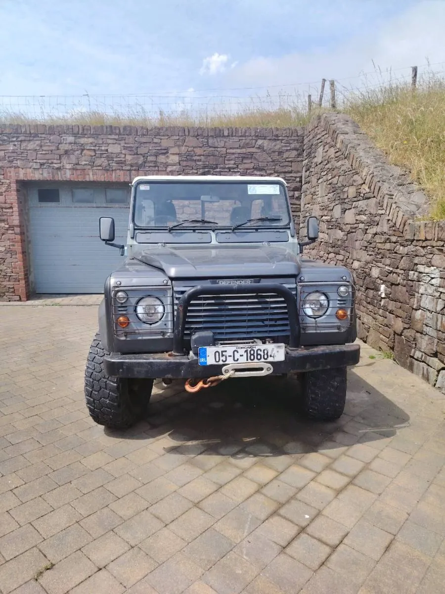 Land rover defender 110 - Image 1