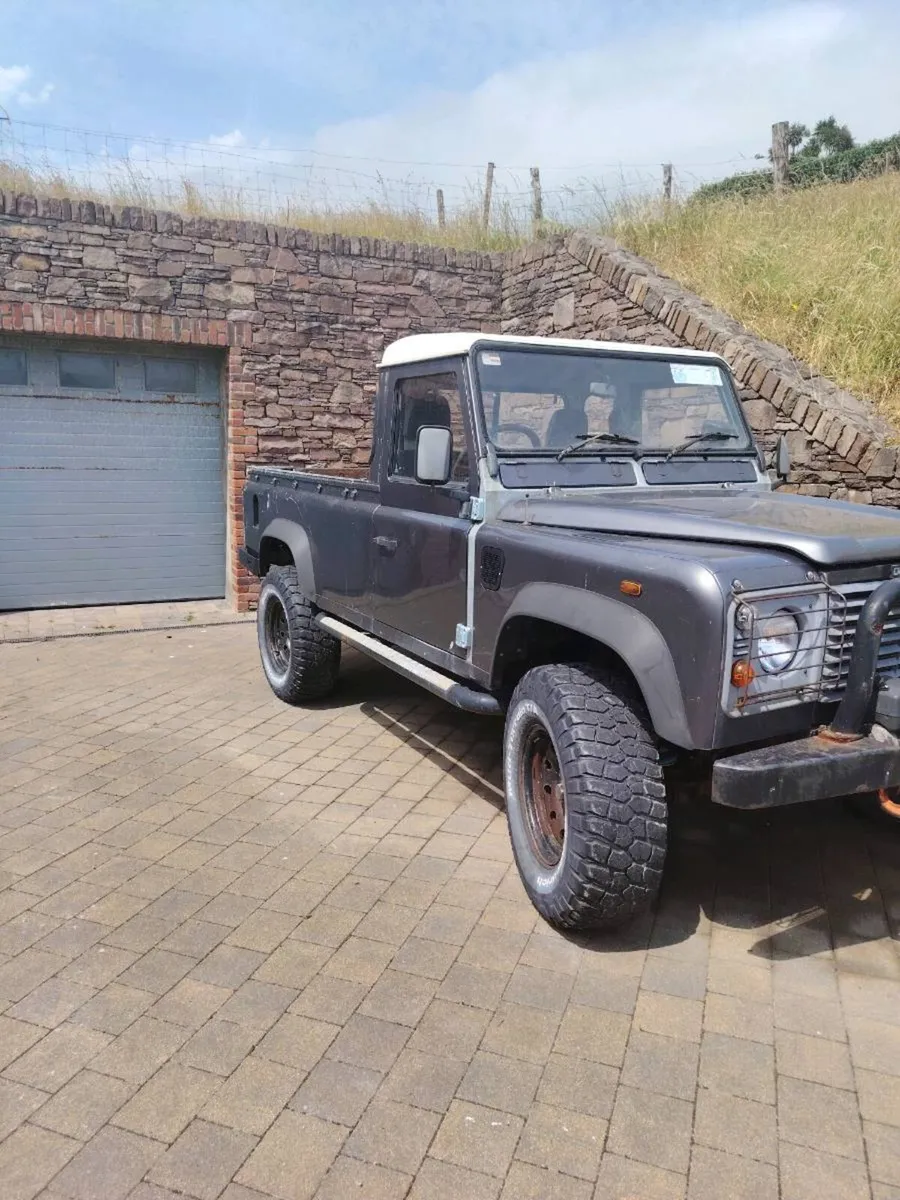 Land rover defender 110 - Image 2