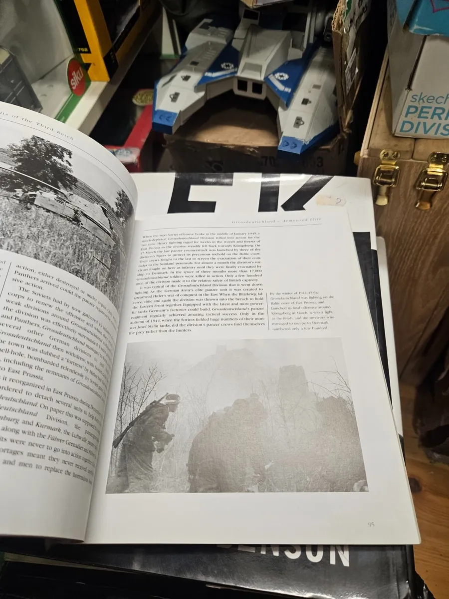 Book Elite Units of the German Army WW2 - Image 2