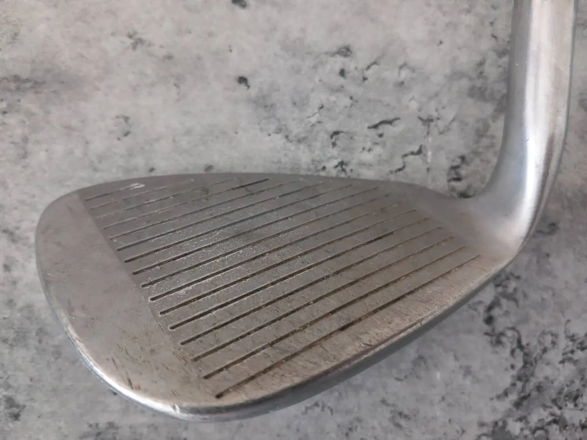 Lynx Golf sand wedge. Right handed club. - Image 3