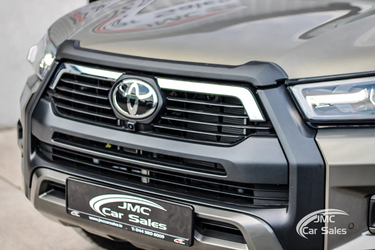 2026 TOYOTA HILUX INVINCIBLE X - Image 4