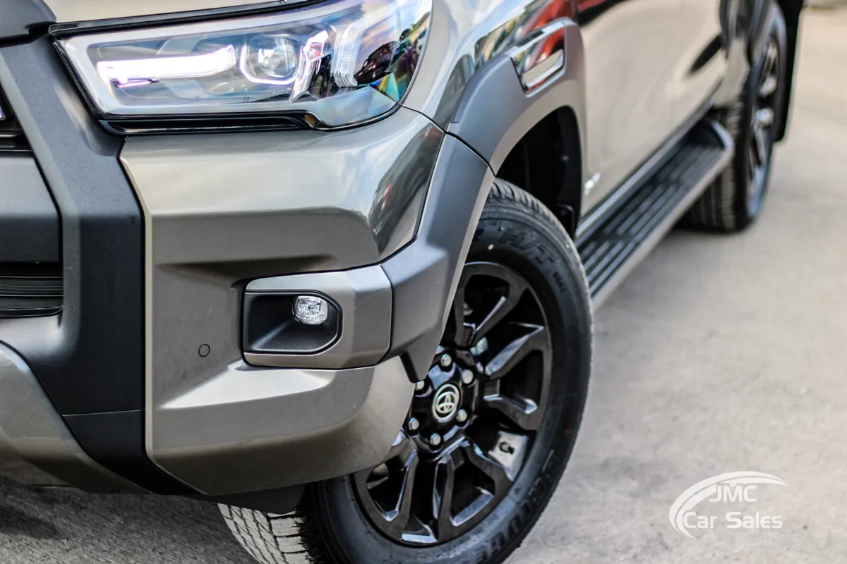 2026 TOYOTA HILUX INVINCIBLE X - Image 3