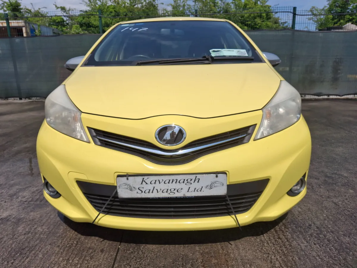 2013 Toyota Vitz  1.0 Petrol  Automatic  122km - Image 3