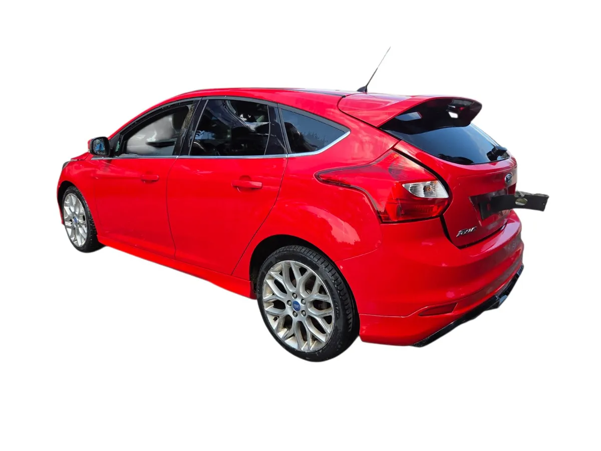 2013 FORD FOCUS For Breaking/Dismantling - Image 4