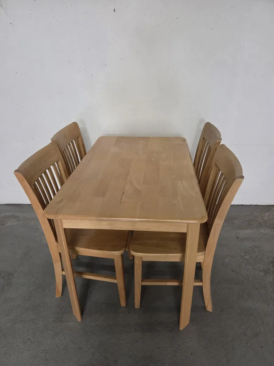 OAK wood table and 4 chairs - Image 1