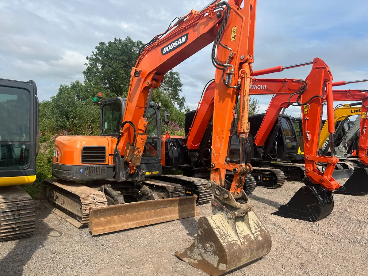 New & Used 3 - 8 Tonne Diggers @ Trade Prices - Image 4